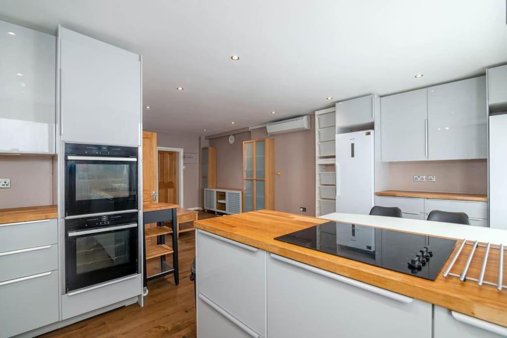 Luxury Apartment Located Near Marble Arch & Baker Street لندن المظهر الخارجي الصورة